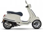 Vespa Primavera 150 Yacht Club